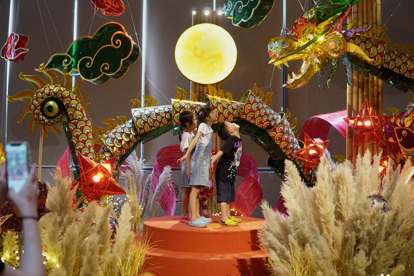 Lung linh mùa trăng tại Parc Mall: Những chiếc đèn lồng kể chuyện dân gian - Ảnh 13.