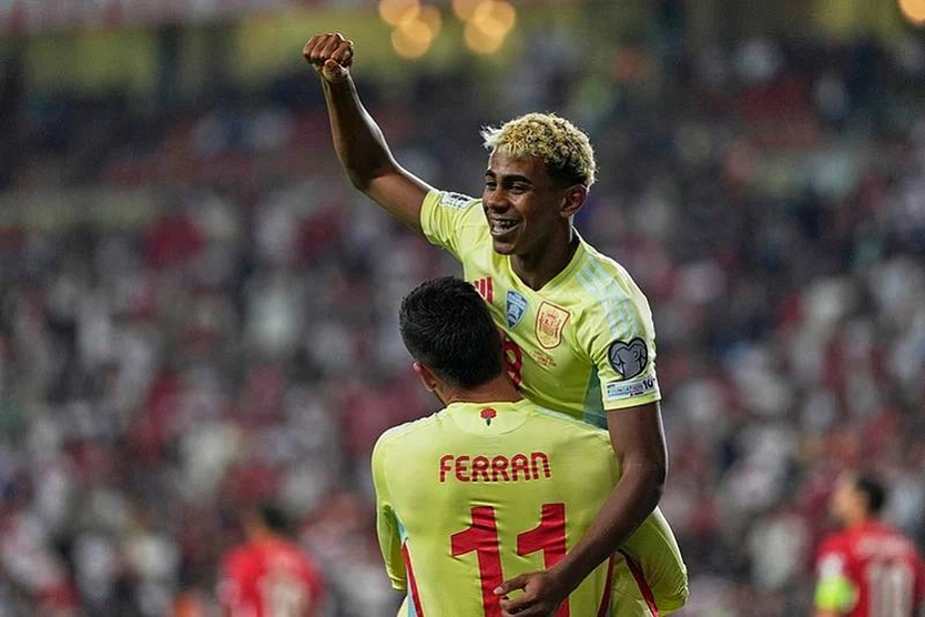Lamine Yamal sẽ không ra sân cùng Barcelona vì chấn thương - Ảnh 1.