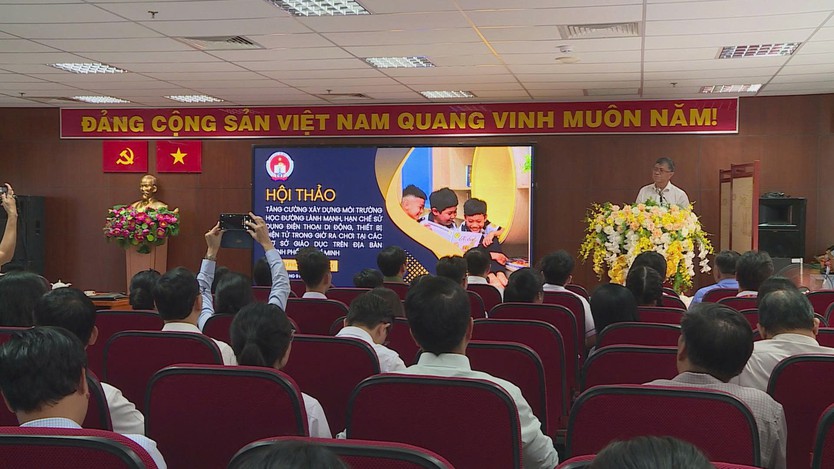TP.HCM dự kiến thực hiện "giờ ra chơi không điện thoại" từ tháng 1/2026 - Ảnh 1.