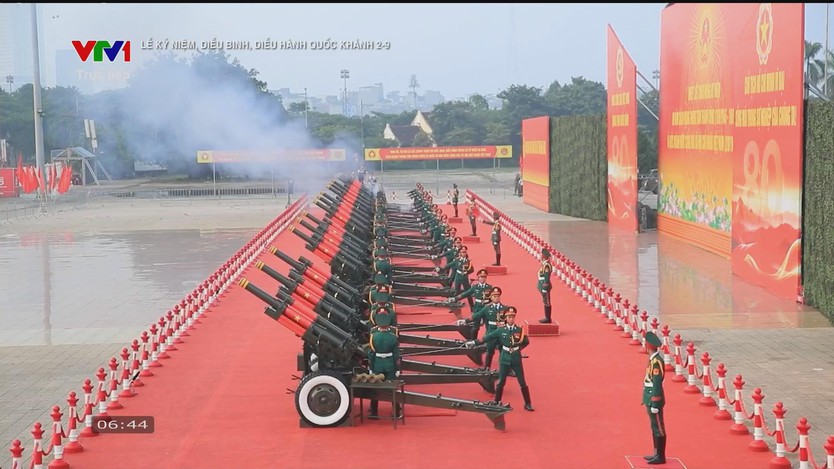 Hùng tráng lễ diễu binh, diễu hành kỷ niệm 80 năm Quốc khánh tại Quảng trường Ba Đình- Ảnh 9.