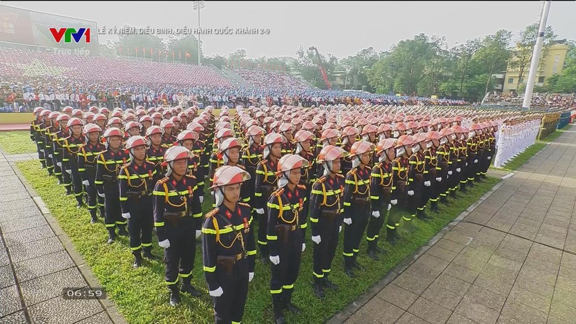 Hùng tráng lễ diễu binh, diễu hành kỷ niệm 80 năm Quốc khánh tại Quảng trường Ba Đình- Ảnh 3.