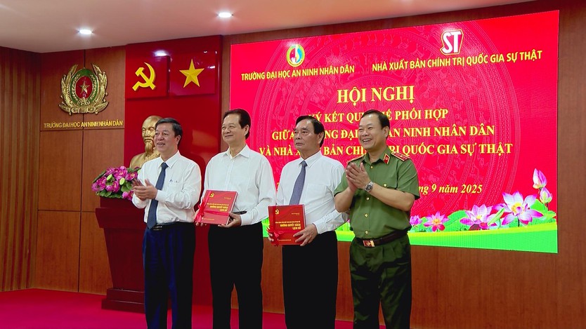 Nhà xuất bản Chính trị quốc gia Sự thật và Trường Đại học An ninh nhân dân ký kết Quy chế phối hợp tuyên truyền - Ảnh 4.