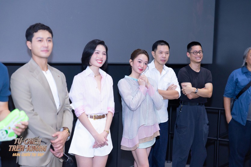 'Tử chiến trên không' bị quay lén, nhà sản xuất cảnh báo lập vi bằng - Ảnh 2.
