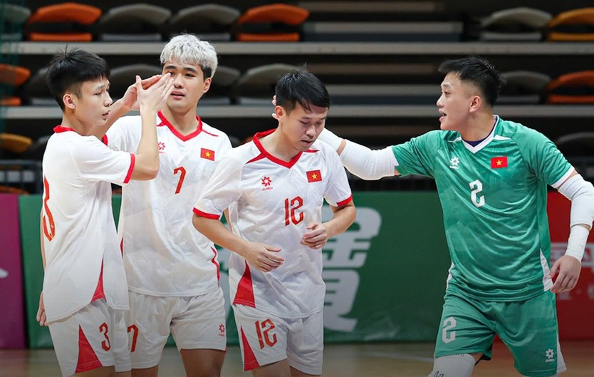 Futsal Việt Nam đặt một chân vào VCK châu Á, Trung Quốc sớm dừng chân- Ảnh 1.