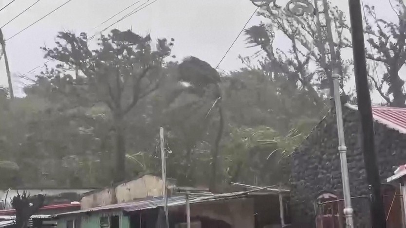 Bão Ragasa càn quét Philippines, Trung Quốc tăng cường phòng chống bão  - Ảnh 2.