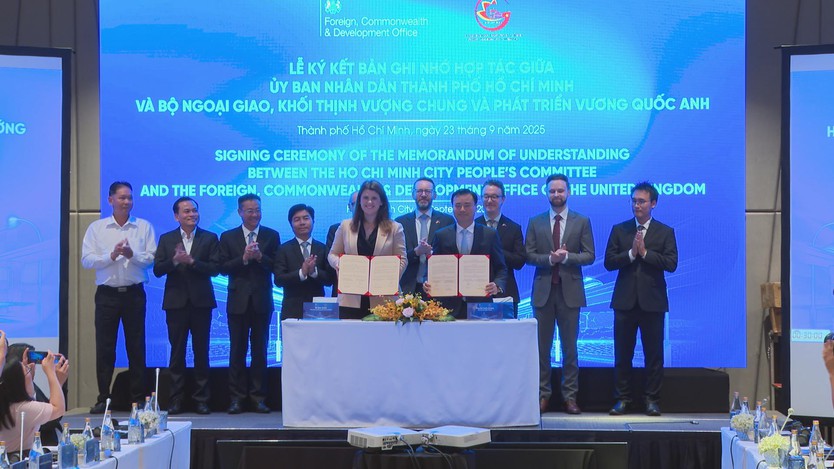 TP.HCM ký kết hợp tác với Vương quốc Anh, thúc đẩy phát triển giao thông công cộng TOD - Ảnh 1.