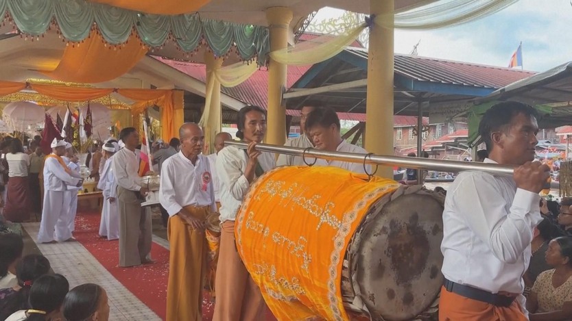 Myanmar: Rực rỡ Lễ hội chùa Phaung Daw Oo sau nhiều năm gián đoạn - Ảnh 4.