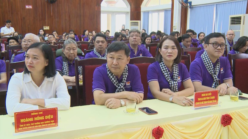 Đoàn trí thức TP.HCM trao quà hỗ trợ người dân và học sinh khó khăn tại Cao Bằng - Ảnh 2.
