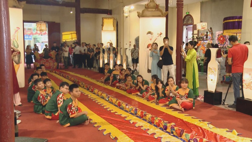 Chuỗi hoạt động Tết Trung thu truyền thống 2025 tại Hà Nội: Giữ hồn di sản, lan tỏa sáng tạo - Ảnh 2.