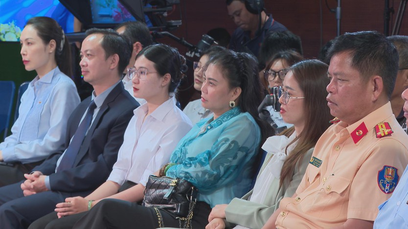Nhận diện mũ bảo hiểm kém chất lượng để an toàn khi tham gia giao thông- Ảnh 4.