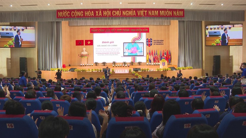Chuỗi hội thảo tài chính cá nhân cho sinh viên năm 2025: “Thảnh thơi tài chính thế hệ Z – Từ sống sót đến sống đầy” - Ảnh 2.