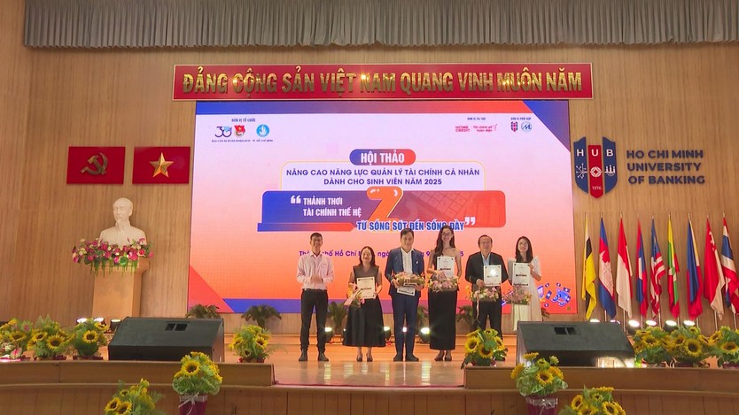 Chuỗi hội thảo tài chính cá nhân cho sinh viên năm 2025: “Thảnh thơi tài chính thế hệ Z – Từ sống sót đến sống đầy” - Ảnh 4.