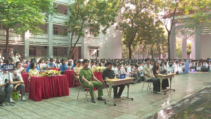 Phiên tòa giả định về an toàn giao thông - hình thức tuyên truyền pháp luật sống động - Ảnh 2.