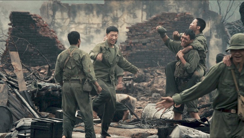 'Mưa đỏ' lập kỷ lục mới- Ảnh 2.