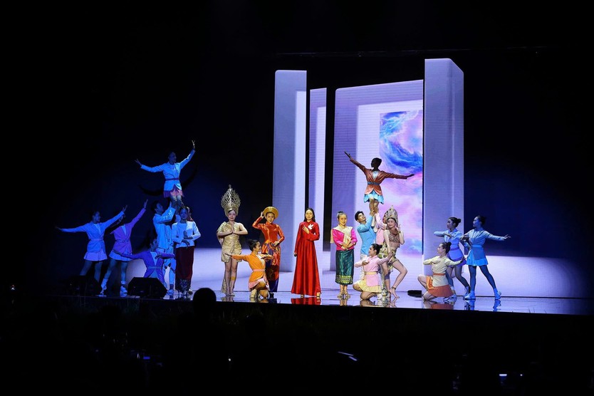 "Đêm Việt Nam": Bản hòa ca của di sản và khát vọng- Ảnh 4.