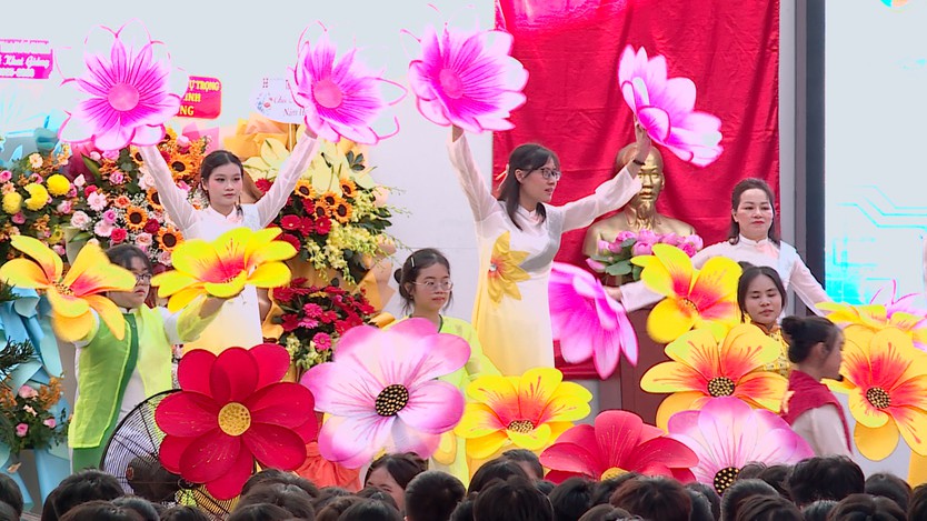 NewZround: THPT Bình Hưng Hòa chào năm học mới - bước khởi đầu đầy kỳ vọng  - Ảnh 1.