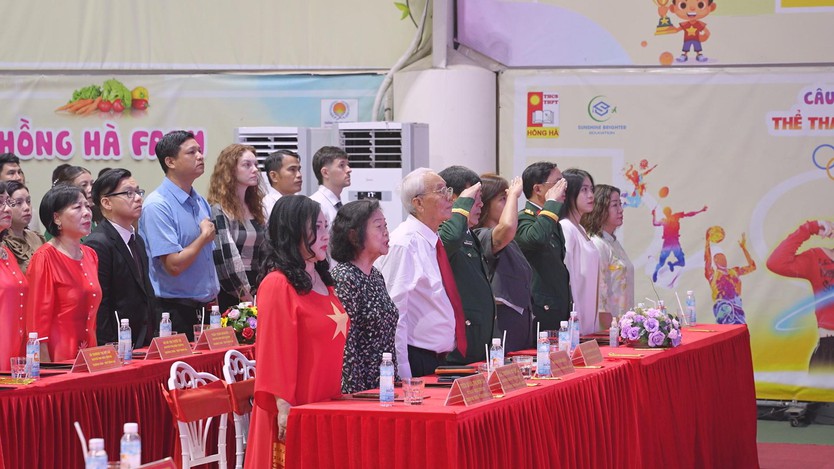Trường THCS - THPT Hồng Hà khai giảng năm học 2025 - 2026 và đón Huân chương Lao động hạng Nhì- Ảnh 4.