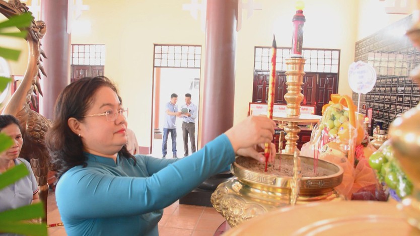 Tri ân các Anh hùng Liệt sĩ, tiếp sức cho học sinh vượt khó- Ảnh 3.