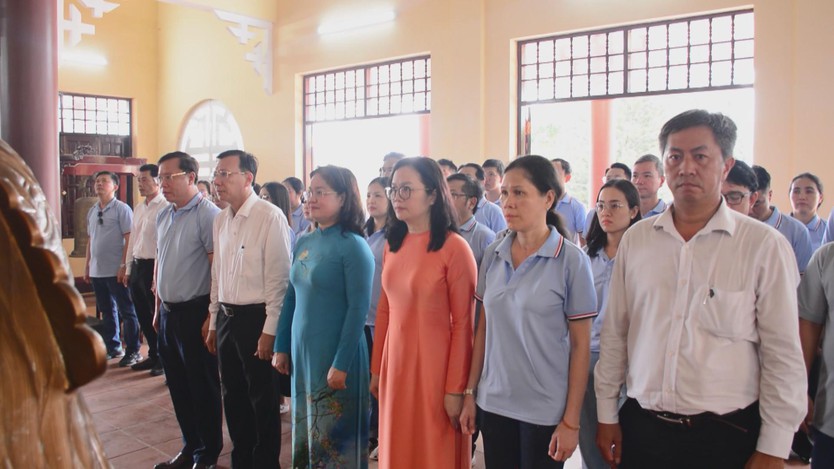 Tri ân các Anh hùng Liệt sĩ, tiếp sức cho học sinh vượt khó- Ảnh 2.