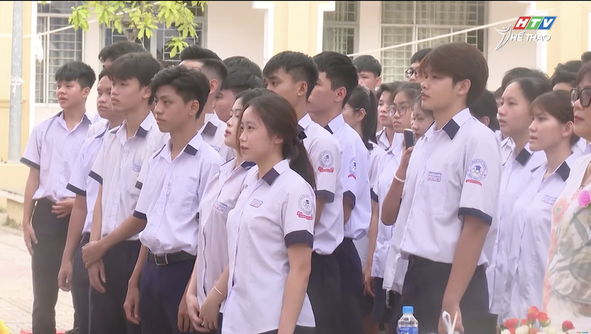Tinh thần thể thao học đường ngày khai giảng năm học mới - Ảnh 4.