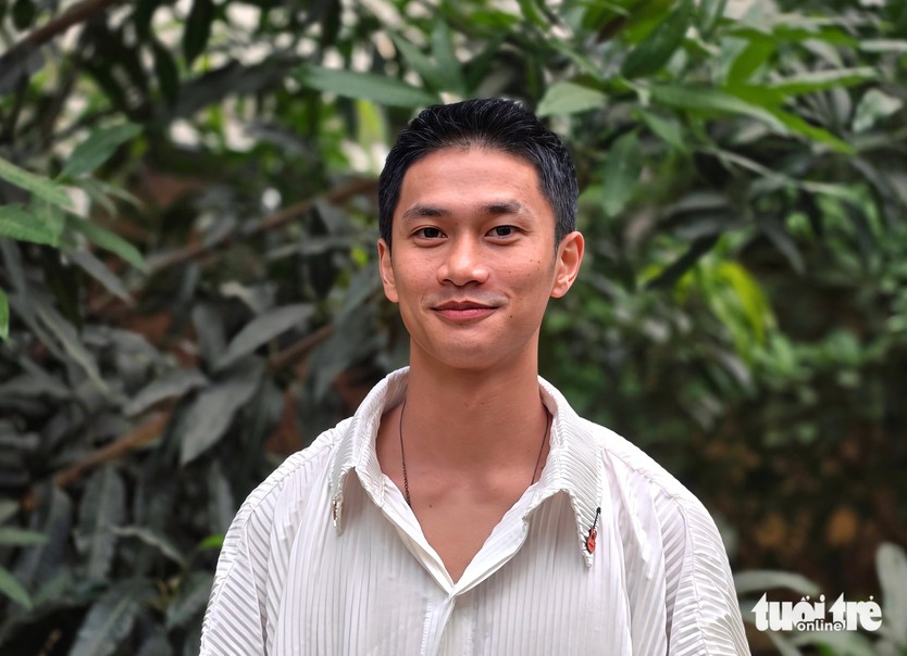 Nguyễn Hùng "Còn gì đẹp hơn" và "Mưa đỏ": Từ 5 khán giả đến concert quốc gia- Ảnh 1.