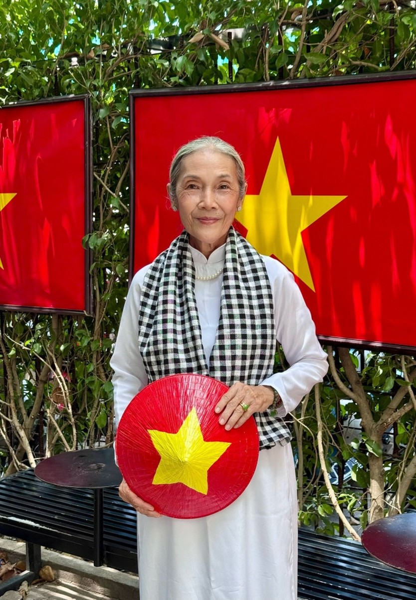 Diễn viên Thanh Hiền tuổi 73 vẫn đắt show, tiết lộ niềm hạnh phúc giản dị- Ảnh 3.