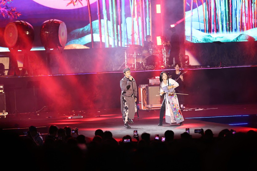 Hàng ngàn khán giả cuồng nhiệt với "Rock Concert - Trái tim Việt Nam"- Ảnh 4.