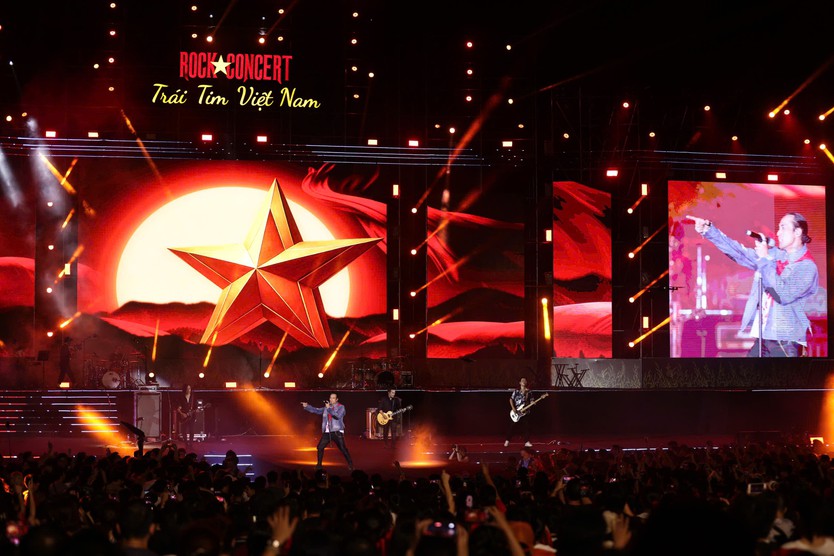 Hàng ngàn khán giả cuồng nhiệt với "Rock Concert - Trái tim Việt Nam"- Ảnh 9.