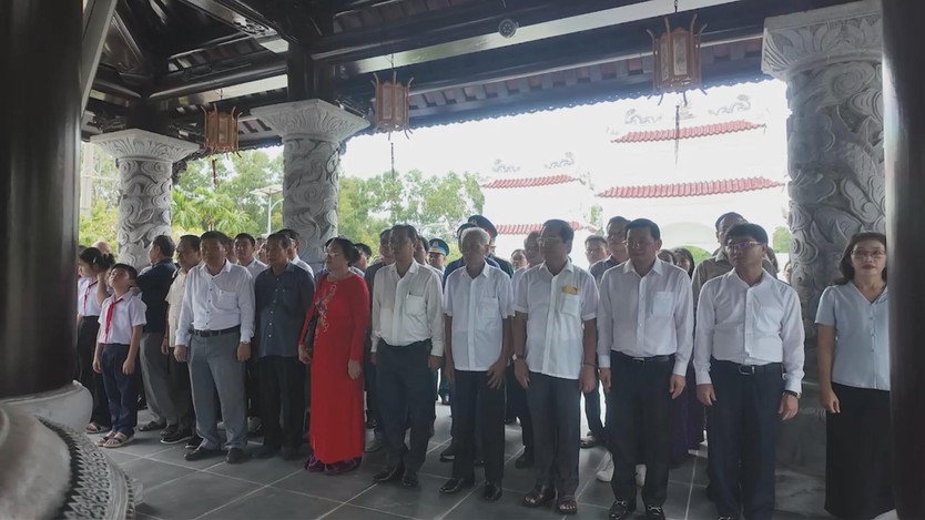 Côn Đảo tưởng niệm 123 năm ngày sinh và 83 năm ngày mất Tổng Bí thư Lê Hồng Phong - Ảnh 3.