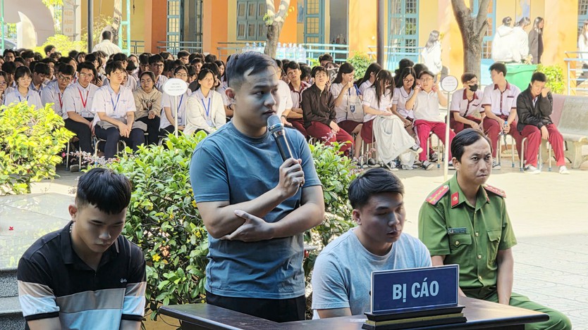 Phường Bình Dương với phiên tòa giả định tuyên truyền pháp luật cho học sinh - Ảnh 2.