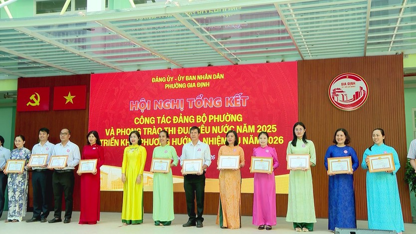 Phường Gia Định đẩy mạnh chuyển đổi số và thi đua năm 2025 - Ảnh 3.