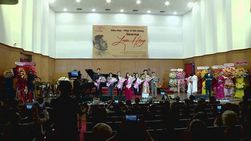 Đêm nhạc: Nhạc sĩ Ánh Dương “Chào em cô gái Lam Hồng” - Ảnh 2.