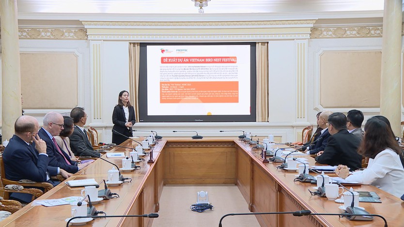 Lãnh đạo TP. Hồ Chí Minh tiếp Tập đoàn Informa Markets, thúc đẩy hợp tác đầu tư quốc tế - Ảnh 1.