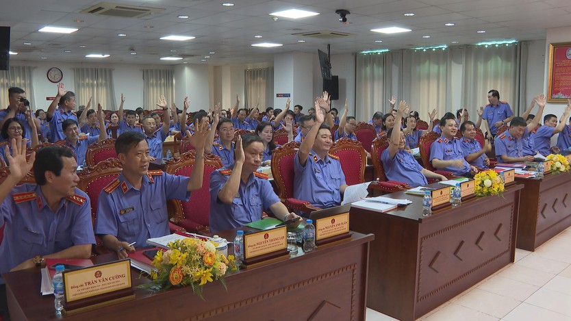 Viện Kiểm sát nhân dân TP. Hồ Chí Minh lấy ý kiến cử tri nơi công tác đối với người ứng cử đại biểu Quốc hội và HĐND Thành phố - Ảnh 2.