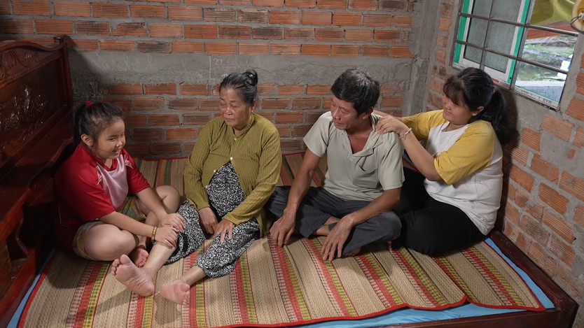 Bích Tuyền mồ côi cha mẹ, sống cùng ông bà nội lớn tuổi - Ảnh 7.
