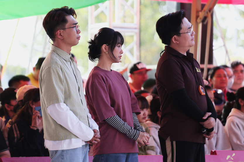 "Mái ấm gia đình Việt": Lương Bích Hữu, Minh Dự nghẹn ngào trước những phận đời mồ côi - Ảnh 5.