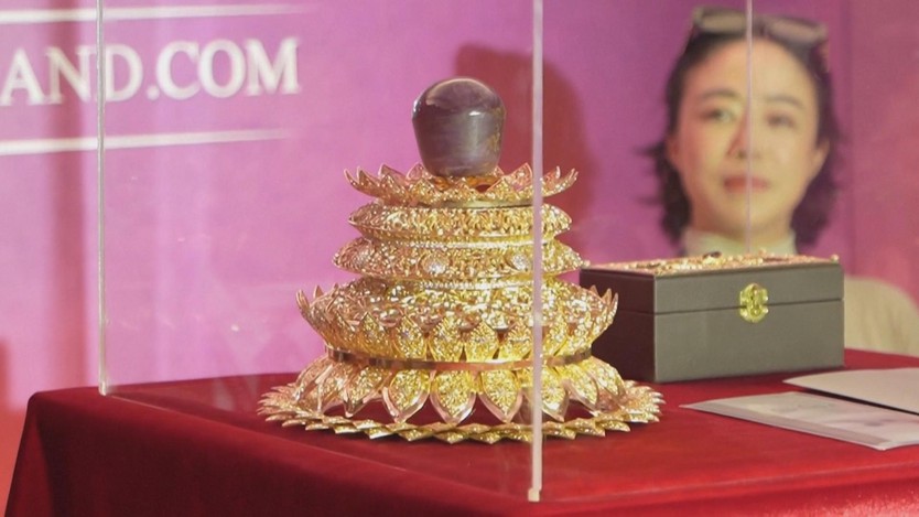Sri Lanka giới thiệu viên sapphire sao lớn nhất thế giới - Ảnh 1.