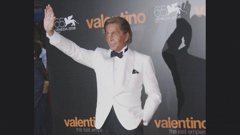 Nhà thiết kế huyền thoại Valentino qua đời ở tuổi 93 - Ảnh 1.