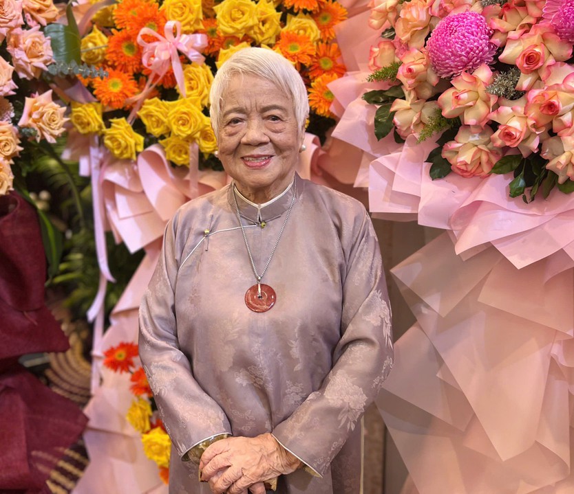 Đạo diễn Xuân Phượng: 'Áo dài cách tân không được chấp nhận sẽ tự biến mất'' - Ảnh 4.