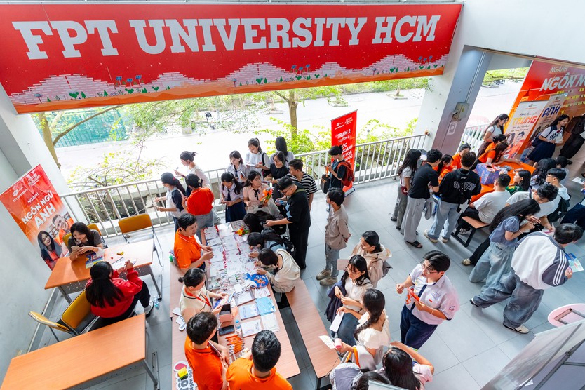 FPTU TP.HCM đẩy mạnh trải nghiệm thực tế: Học sinh "chạm tay vào tương lai" tại Open Day 2025–2026 - Ảnh 16.