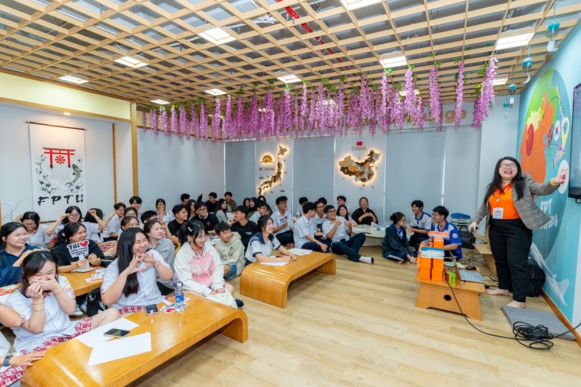 FPTU TP.HCM đẩy mạnh trải nghiệm thực tế: Học sinh "chạm tay vào tương lai" tại Open Day 2025–2026 - Ảnh 17.
