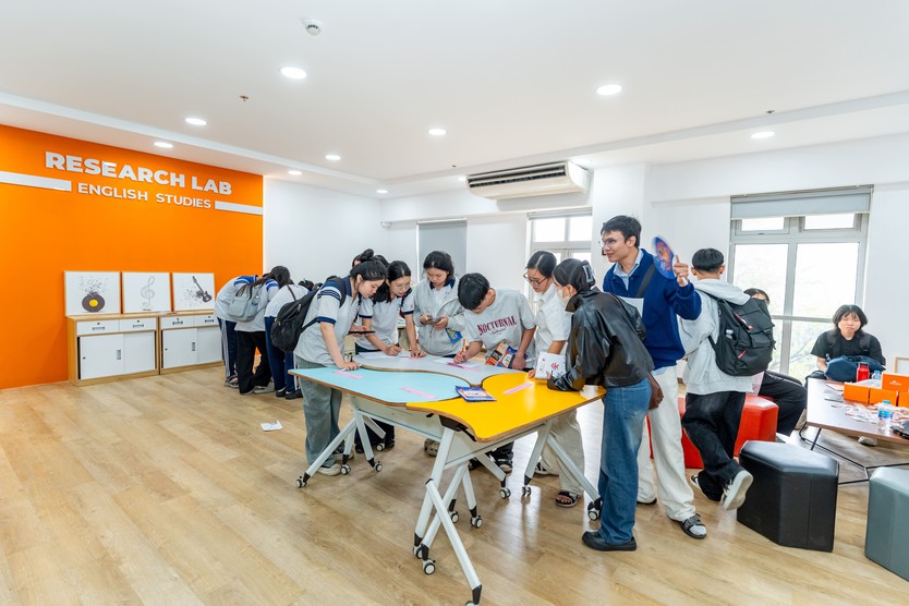 FPTU TP.HCM đẩy mạnh trải nghiệm thực tế: Học sinh "chạm tay vào tương lai" tại Open Day 2025–2026 - Ảnh 18.