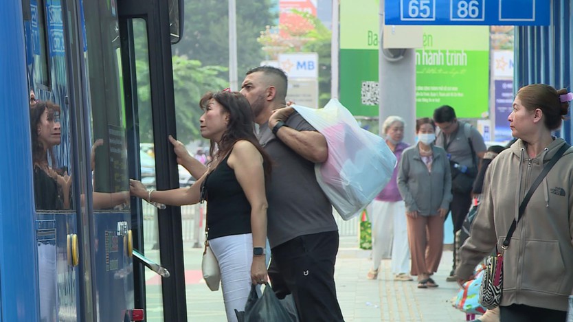 Xu hướng sử dụng phương tiện giao thông công cộng của người dân TP. Hồ Chí Minh - Ảnh 6.
