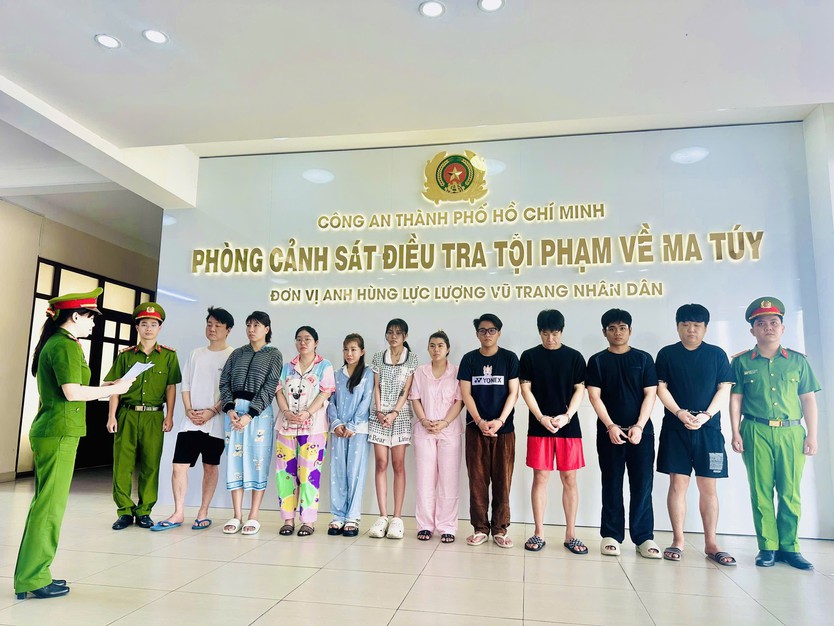 Triệt phá băng nhóm tàng trữ, tổ chức sử dụng ma tuý, khởi tố 8 đối tượng người nước ngoài - Ảnh 1.