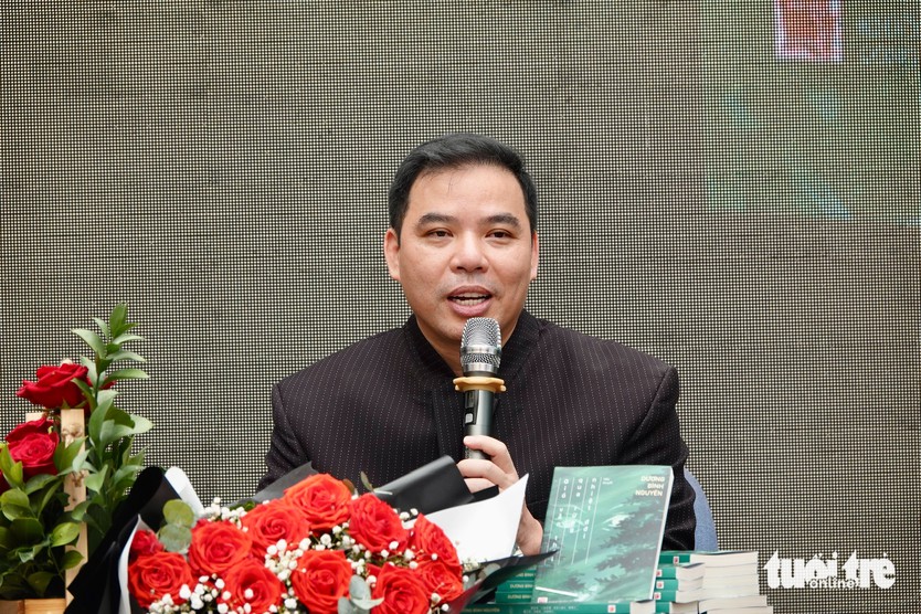 Dương Bình Nguyên trở lại văn đàn với Gió vẫn thổi qua rừng nhiệt đới - Ảnh 2.