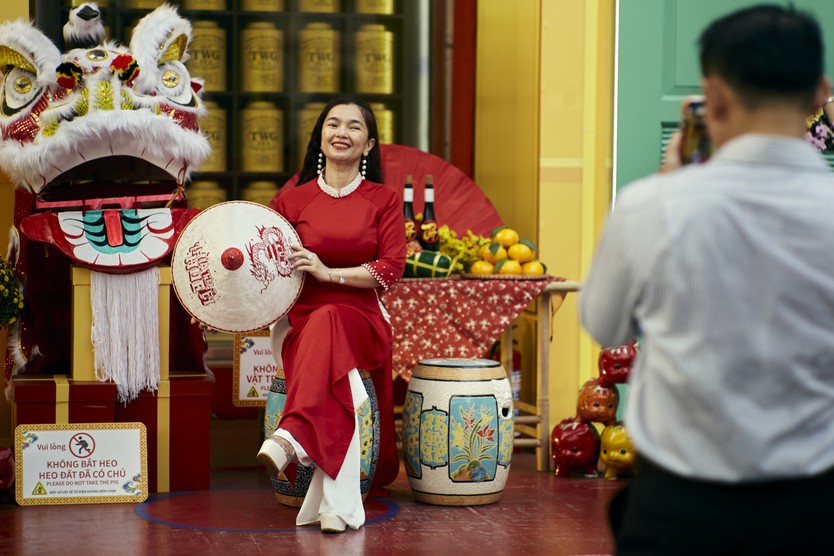 Sắc xuân về sớm trên những tà áo- Ảnh 11.
