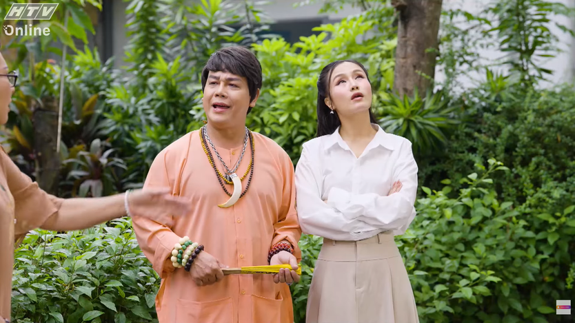 Cô My “tả tơi”, đi tới đâu rơi rớt tới đó - Lẹ không trễ tàu - Ảnh 4.