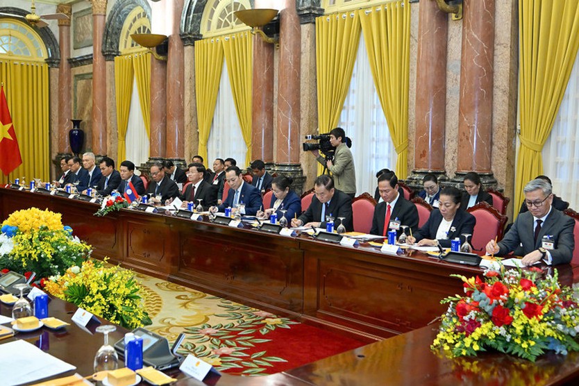 Chủ tịch nước Lương Cường hội kiến Tổng Bí thư, Chủ tịch nước Lào Thongloun Sisoulith- Ảnh 3.