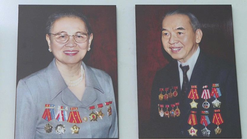 Bí thư thành ủy TP. Hồ Chí Minh trao huy hiệu 80 năm tuổi đảng cho đảng viên lão thành - Ảnh 5.