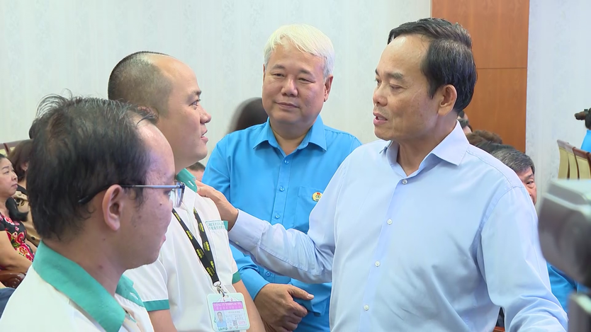 TP. Hồ Chí Minh: Tặng quà Tết cho 350.000 đoàn viên, công nhân lao động khó khăn - Ảnh 1.